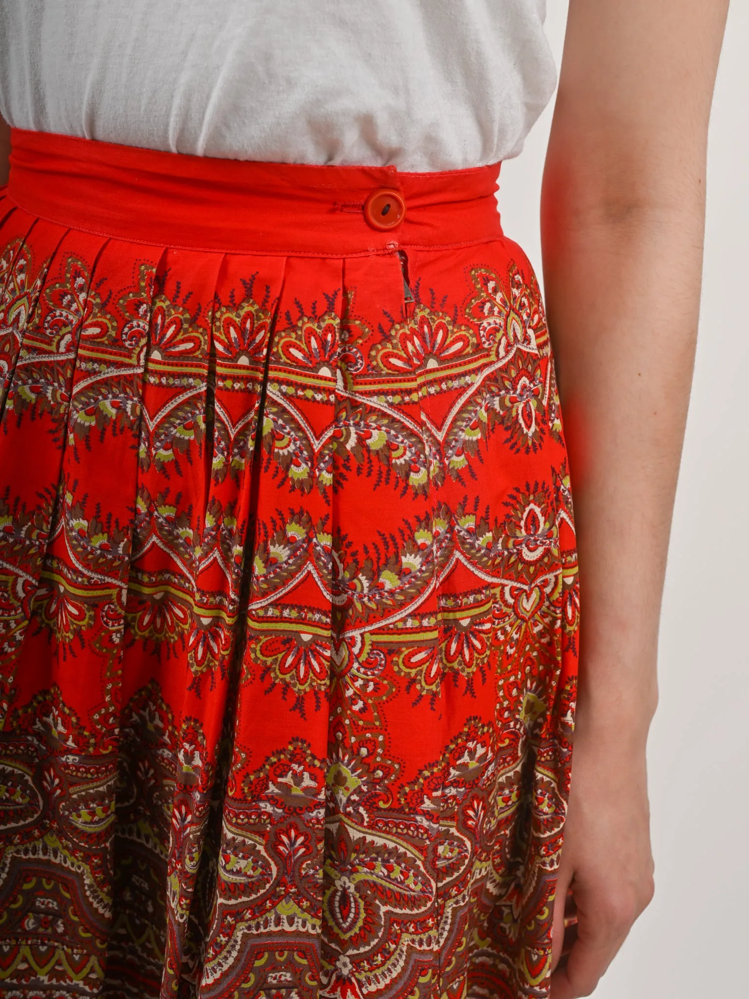 1950s Bright Red and Green Paisley Print Circle Skirt