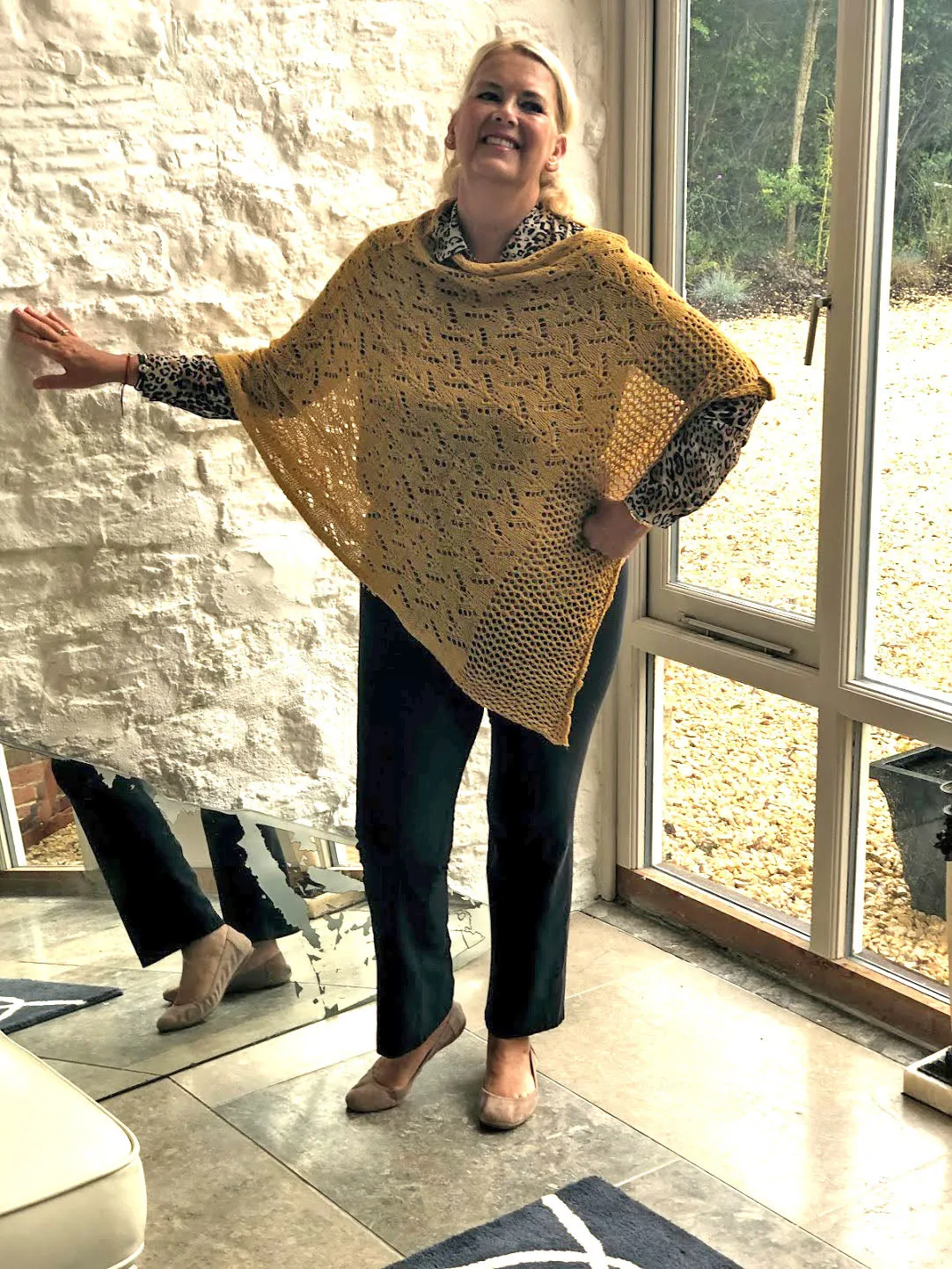 CROCHET STYLE KNITTED PONCHO