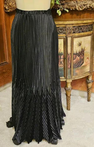 NEW - NEVER WORN - BEAUTIFUL CACHE KNIFE-PLEATED BLACK EVENING SKIRT