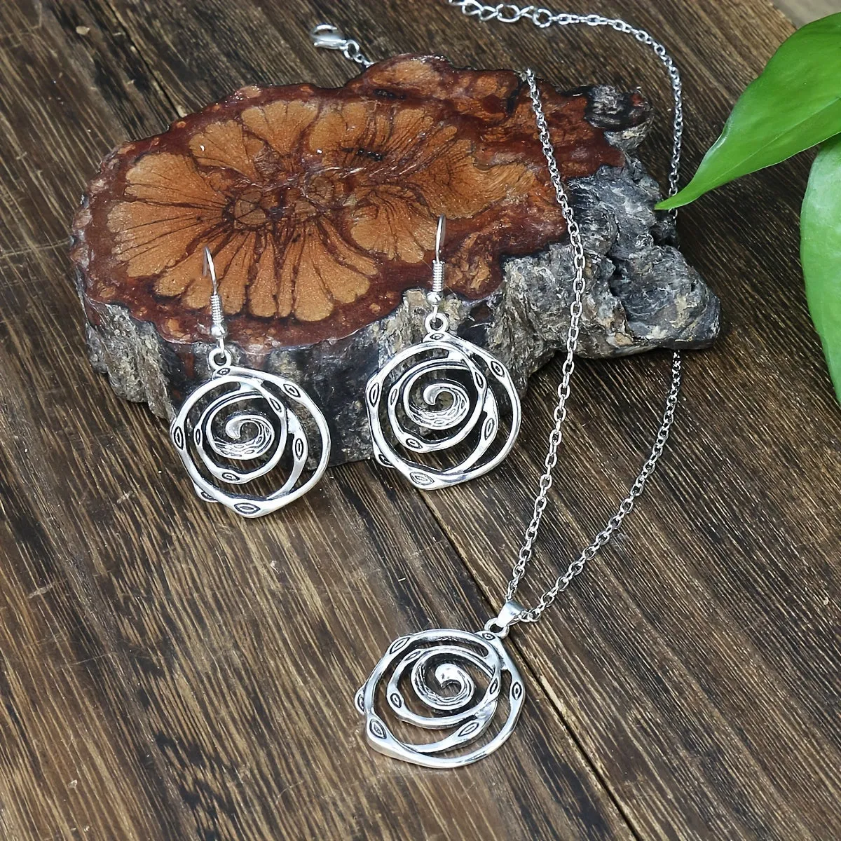 Spiral Vintage Jewelry Set for Everyday and Parties