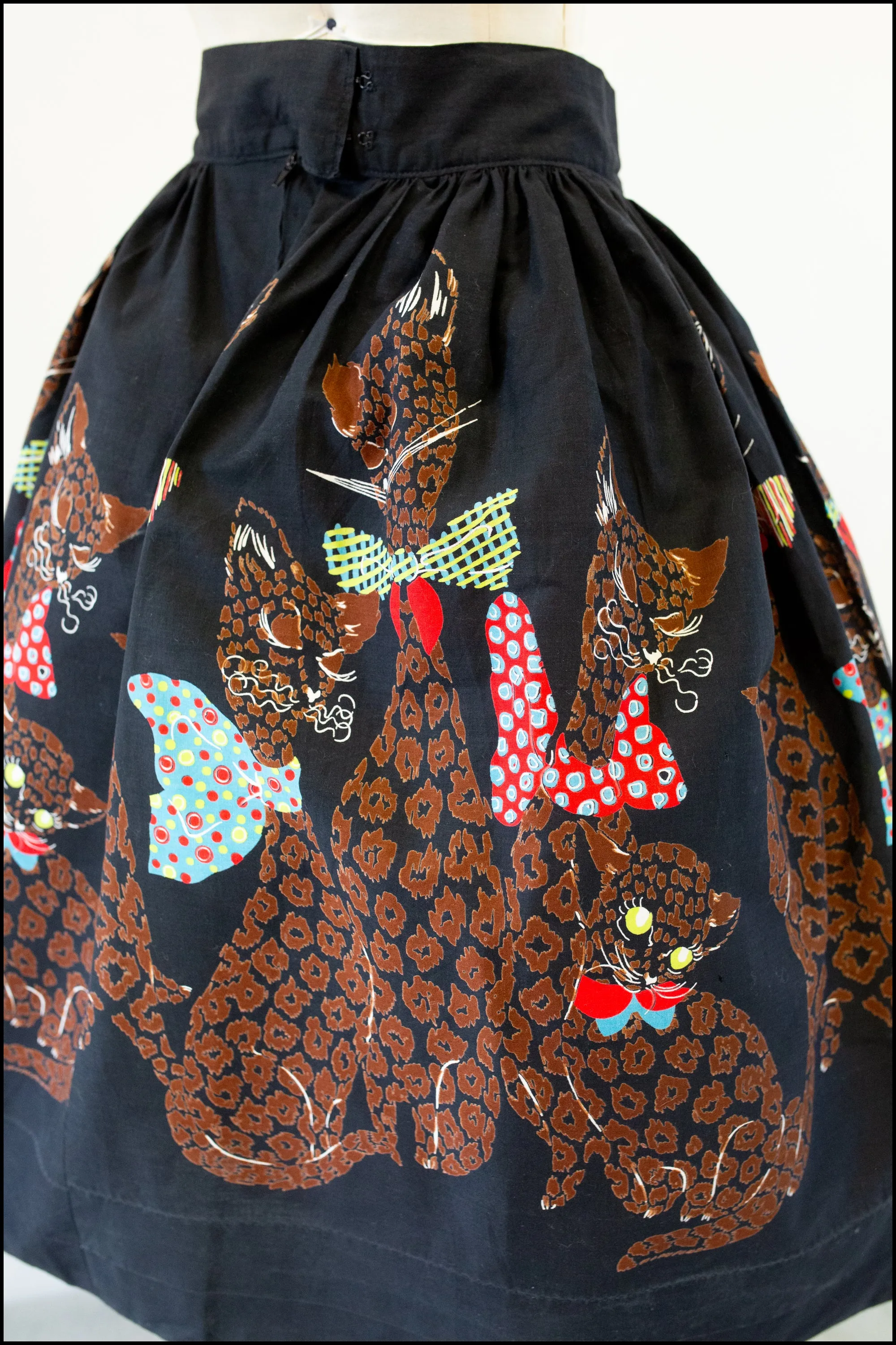 Vintage 1950s Black Novelty Cat Print Skirt