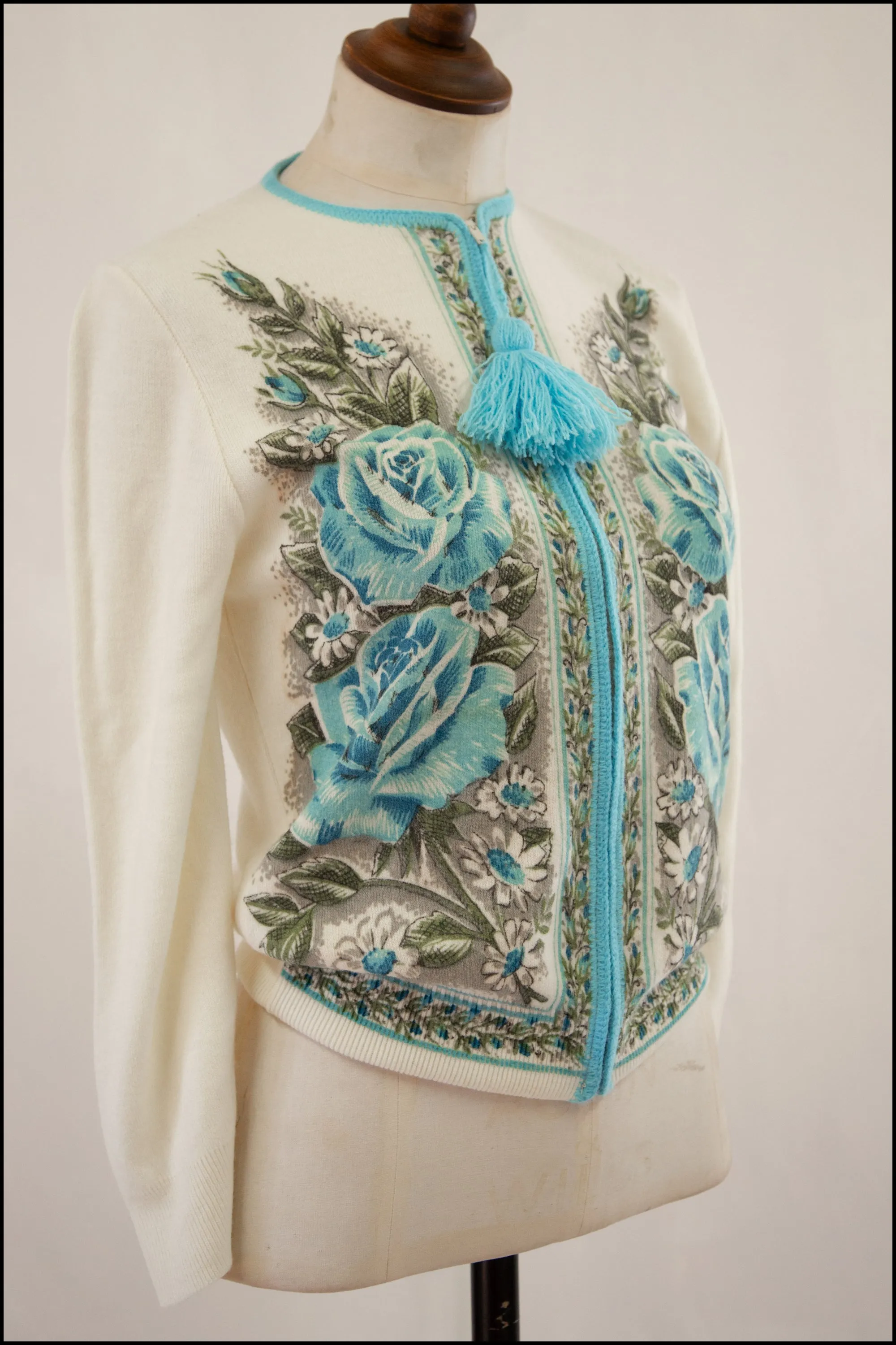 Vintage 1950s Blue Rose Cardigan