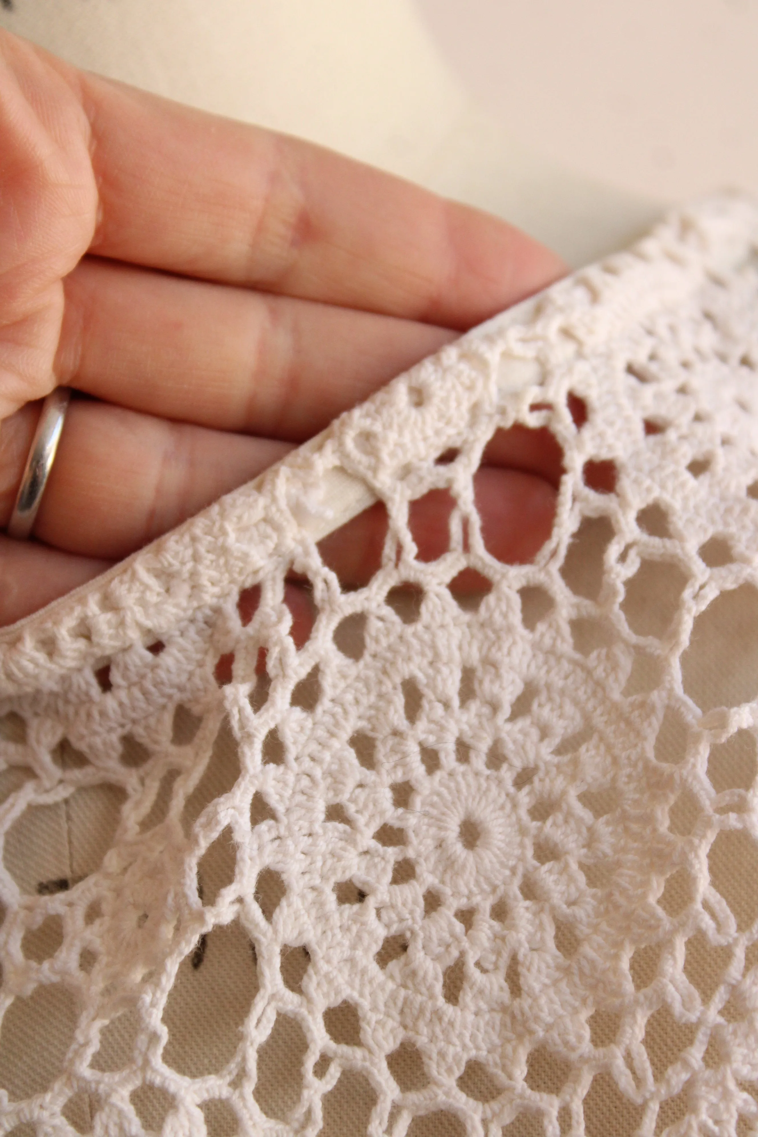 Vintage 1960s Crochet Lace Collar